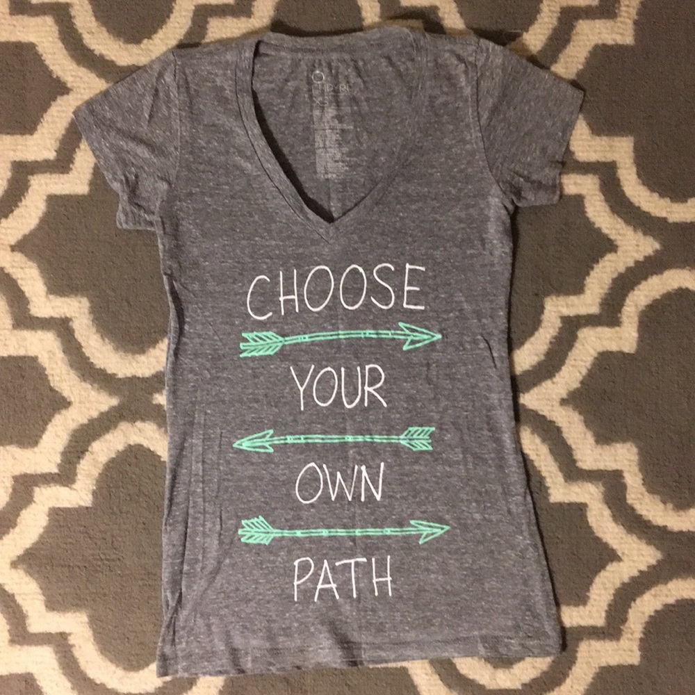 🎉SALE🎉 V Neck Arrow Tee